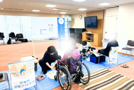 4月2日は「巻き爪の日」高齢者施設での調査では30％の方に巻き爪の影響あり　巻き爪のメカニズム・ご自宅ケア・「ドクターネイル爪革命式」ケアをご紹介